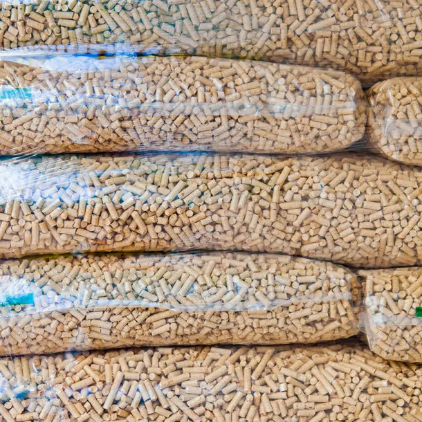 granulés de bois sur palette – 65 sacs de 15 kg granulés de bois sur palette – 65 sacs de 15 kg